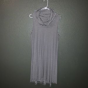Sleeveless turtleneck tunic
